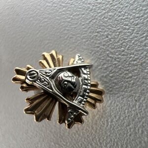 Vintage Mason Masonic 14K Gold Past Master Face Tie Tack Lapel Pin